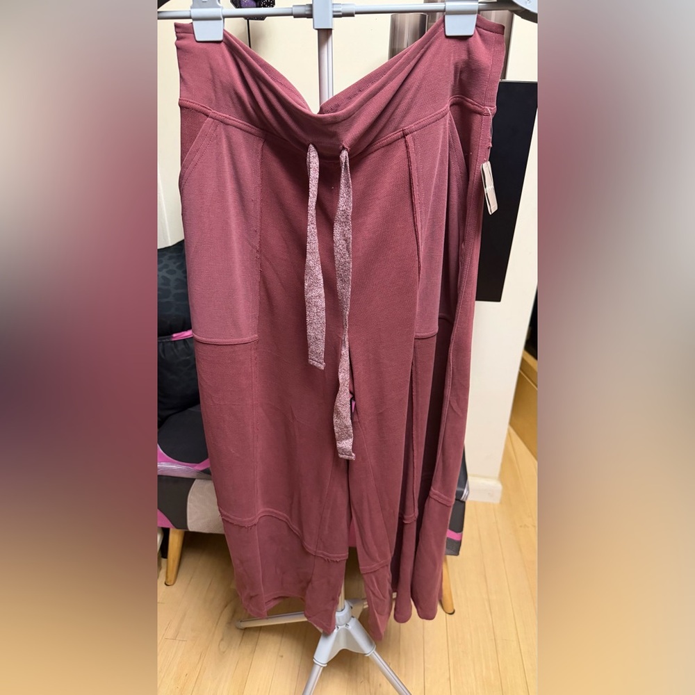NWT Free People Movement Capri Pants